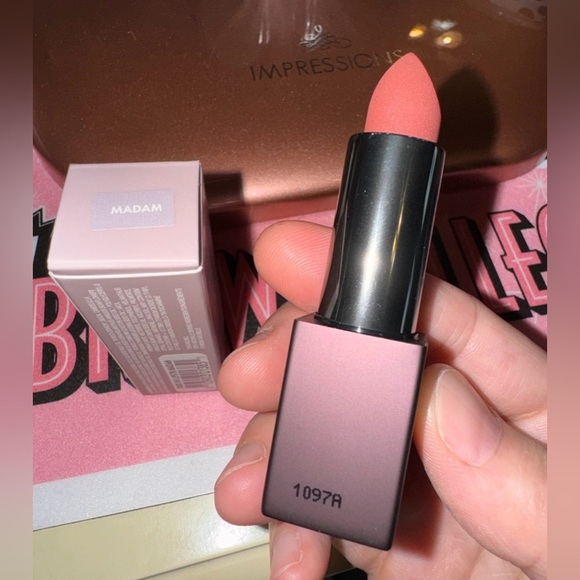 Vapour Beauty High-Voltage Lipstick 💄 - Picture 5 of 9